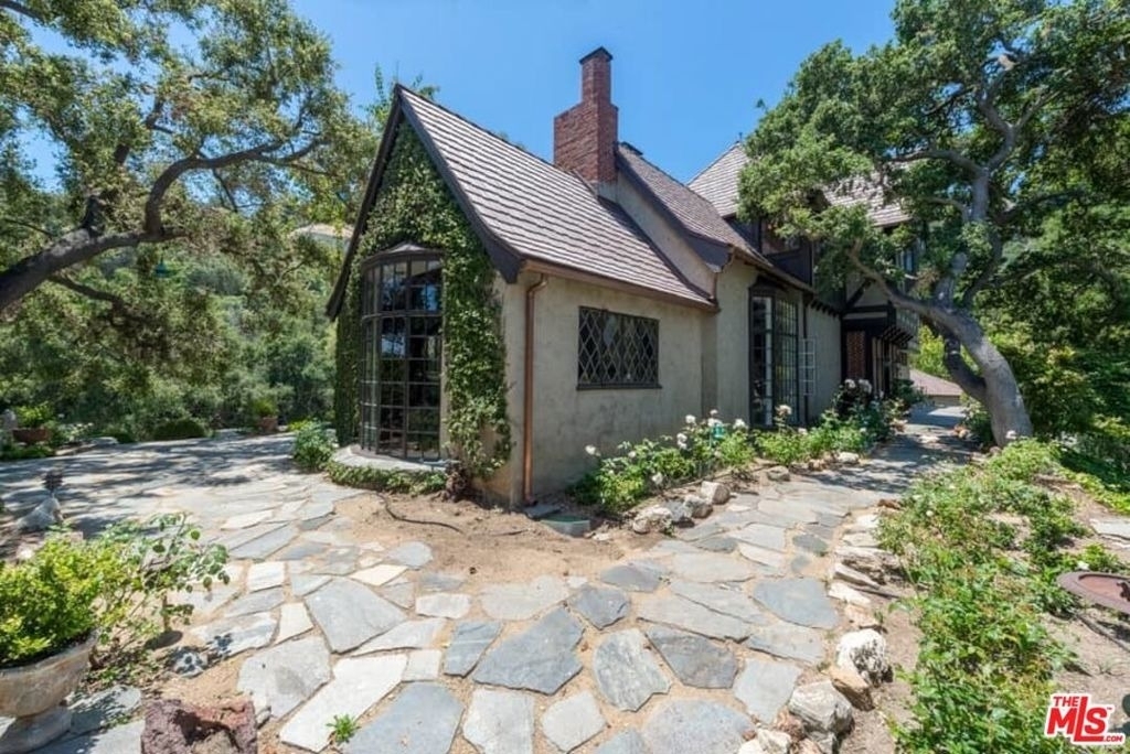 1957 Mandeville Canyon Road - Photo 36