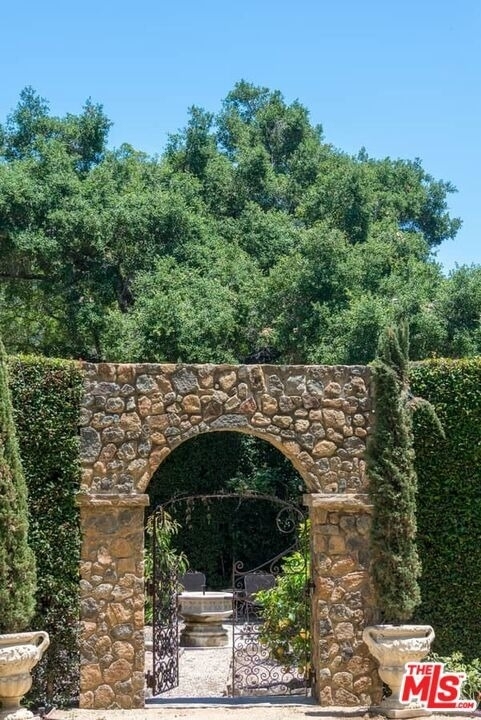 1957 Mandeville Canyon Road - Photo 42