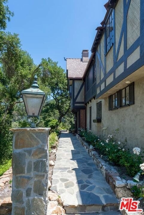 1957 Mandeville Canyon Road - Photo 4