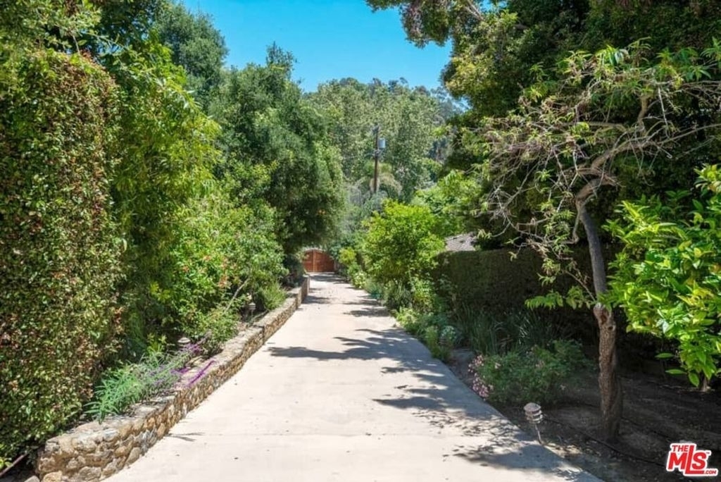 1957 Mandeville Canyon Road - Photo 46