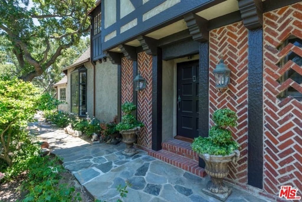 1957 Mandeville Canyon Road - Photo 6