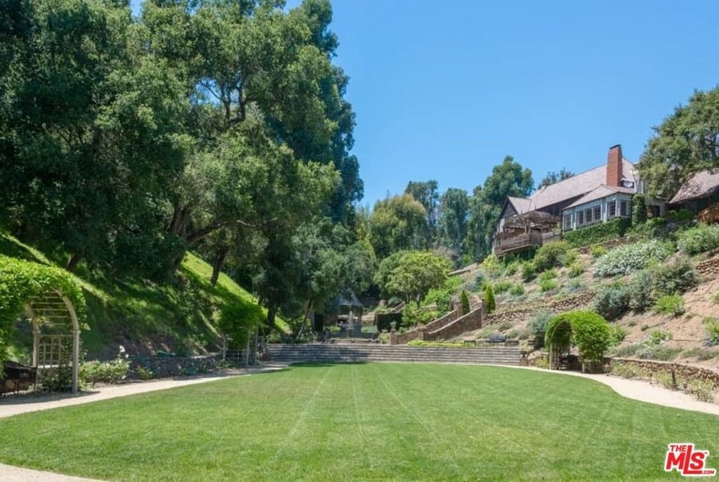 1957 Mandeville Canyon Road - Photo 48