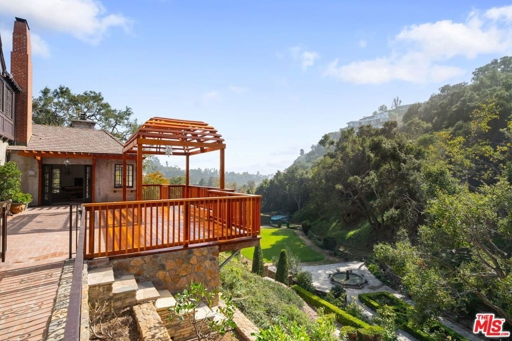 1957 Mandeville Canyon Road - Photo 37