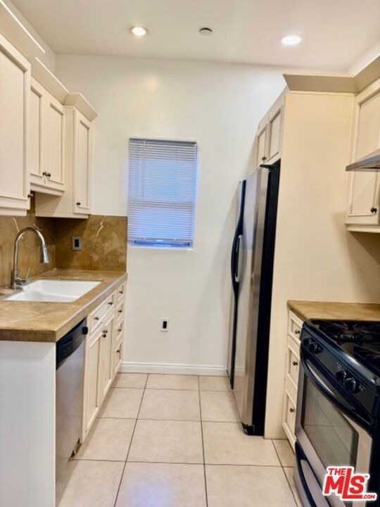 917 N Sierra Bonita Avenue - Photo 3
