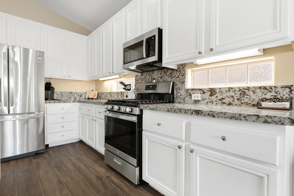 79948 Bethpage Avenue - Photo 10