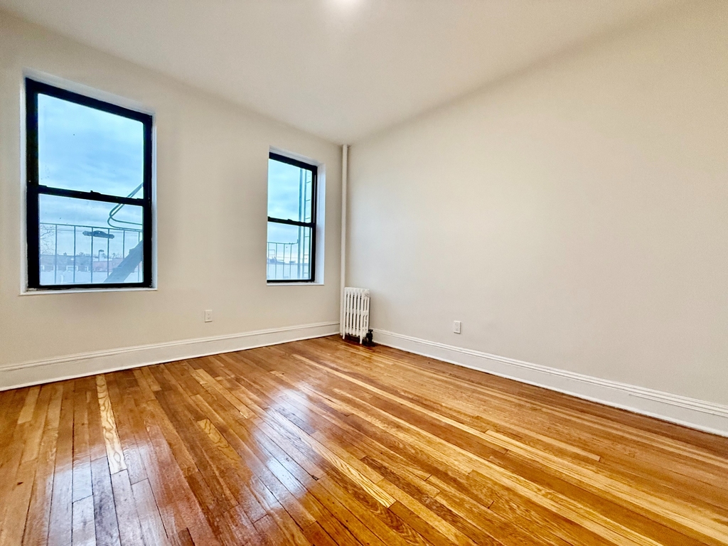 1544 Gillespie Avenue - Photo 2