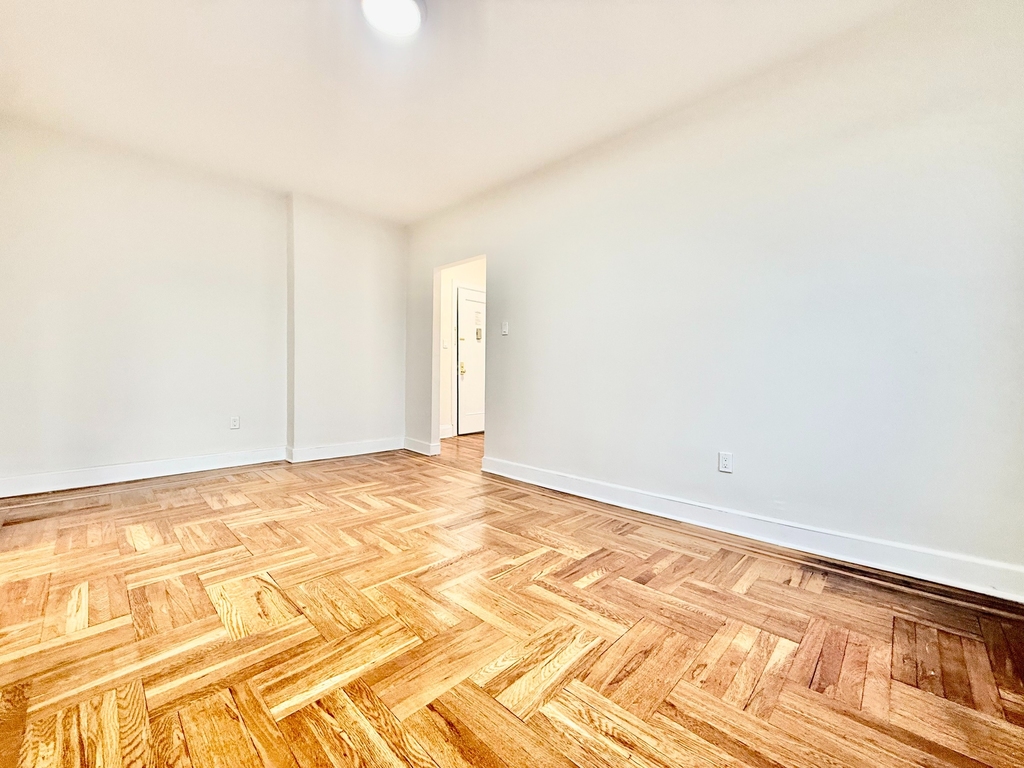 1544 Gillespie Avenue - Photo 1