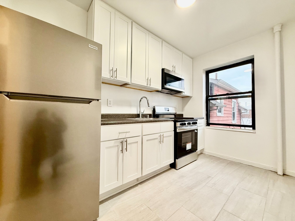 1544 Gillespie Avenue - Photo 4