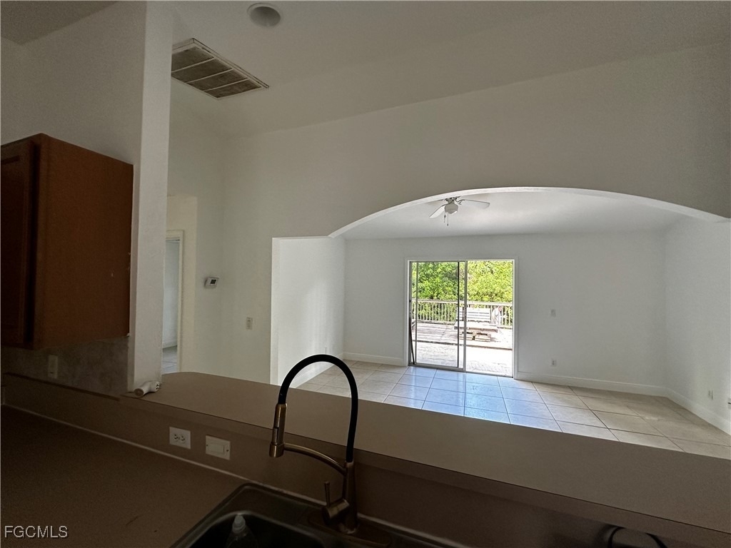 301 E 12th Street - Photo 6