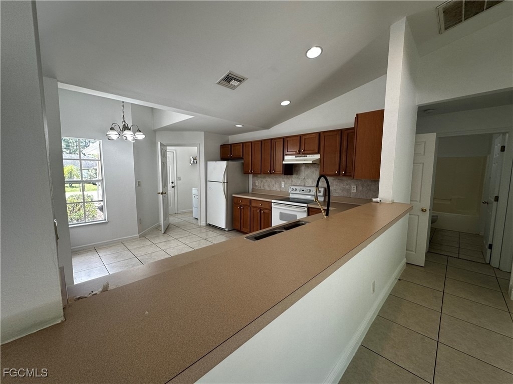 301 E 12th Street - Photo 5