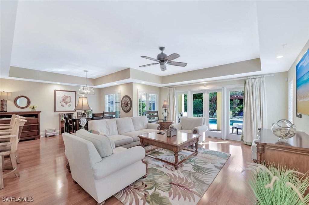 325 3rd Street S - Photo 4