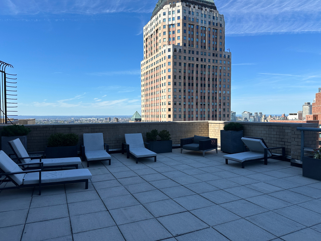 West 48th Street - Photo 17