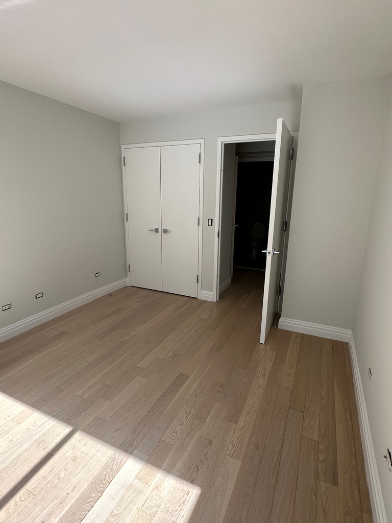 West 48th Street - Photo 15