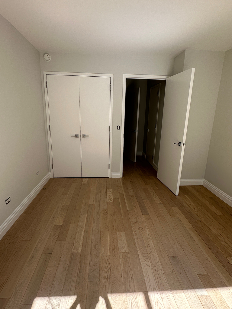 West 48th Street - Photo 11