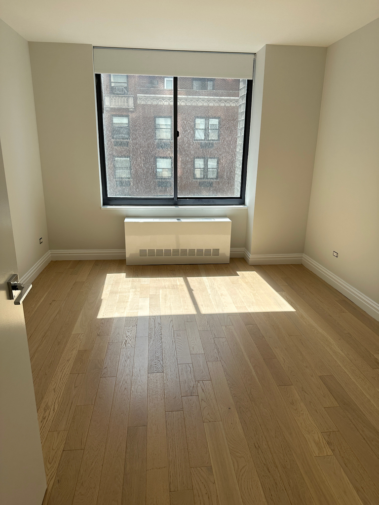 West 48th Street - Photo 14