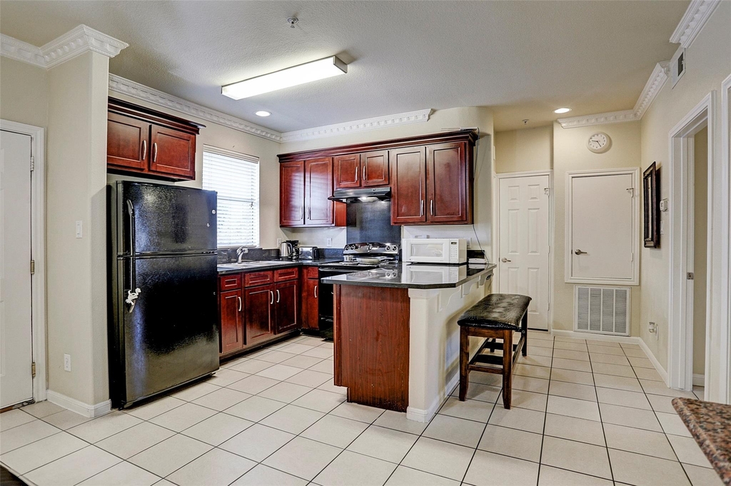 6468 Corporate Drive - Photo 2