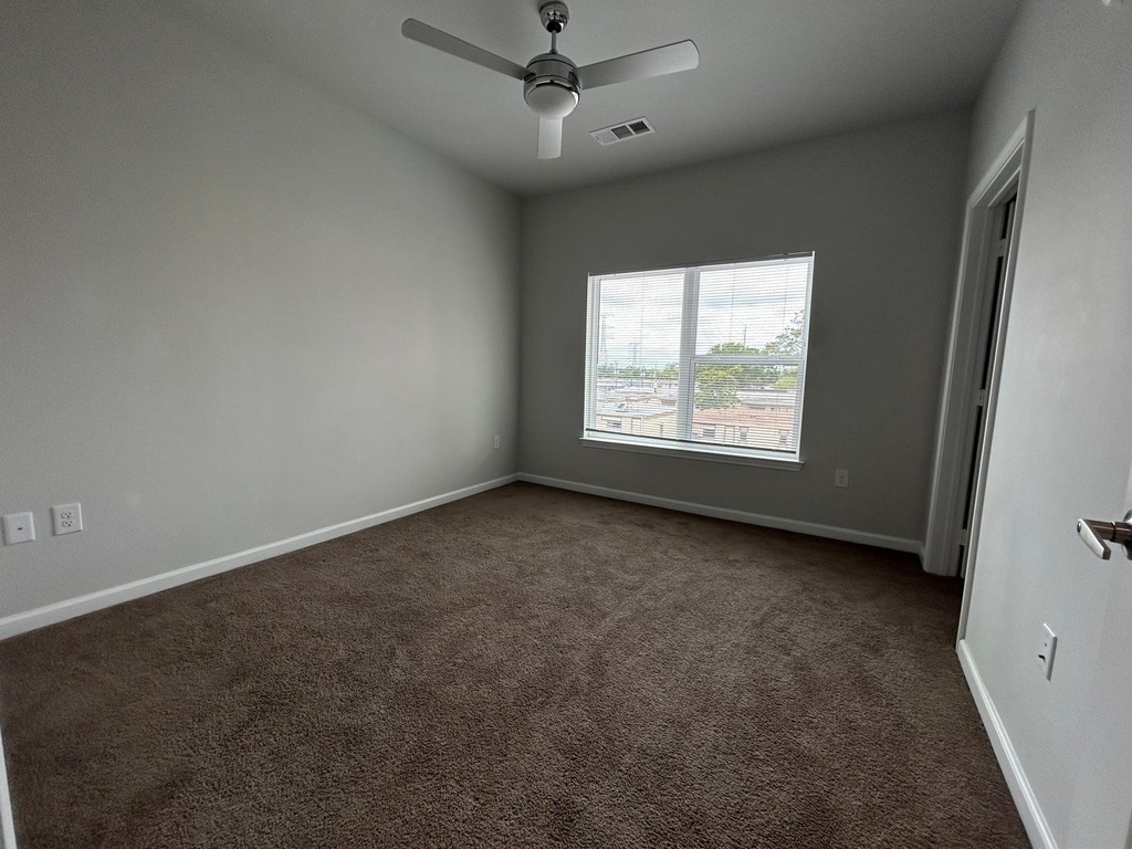 2136 W 34th St - Photo 1