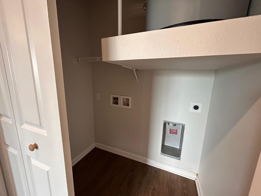 2136 W 34th St - Photo 10