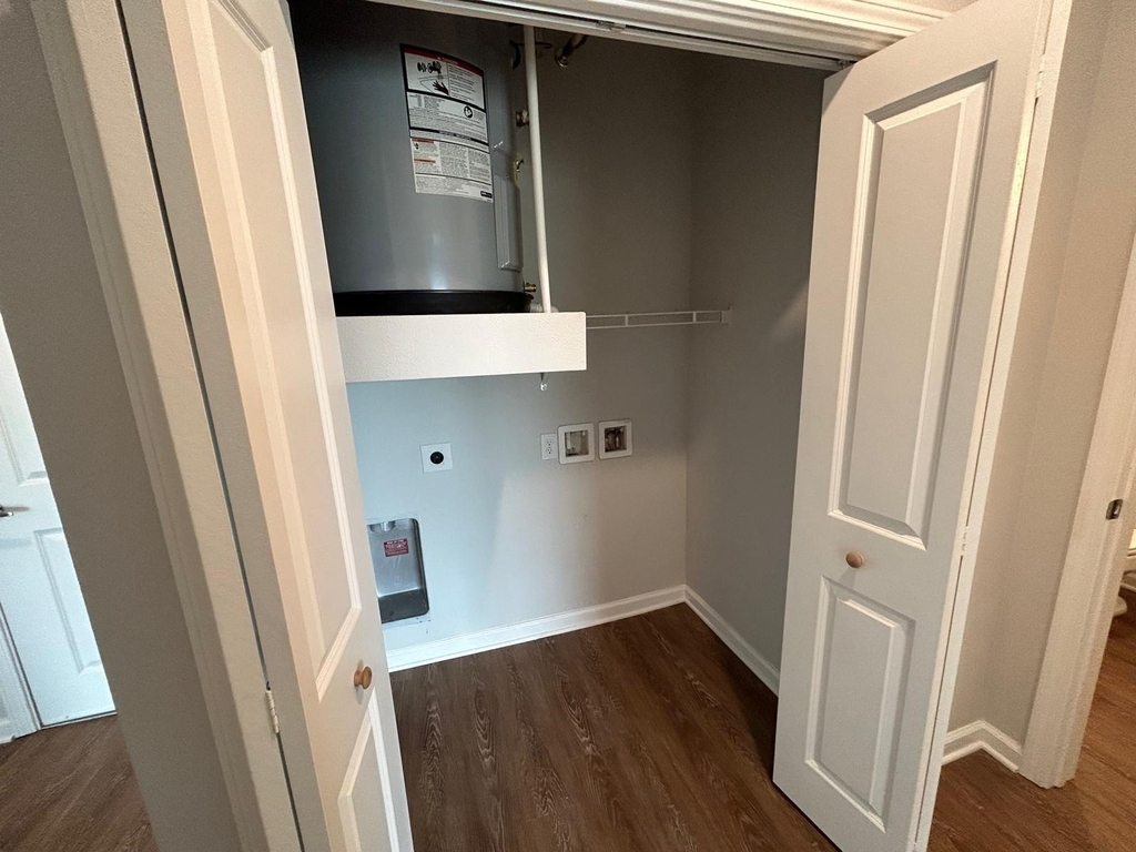 2136 W 34th St - Photo 5