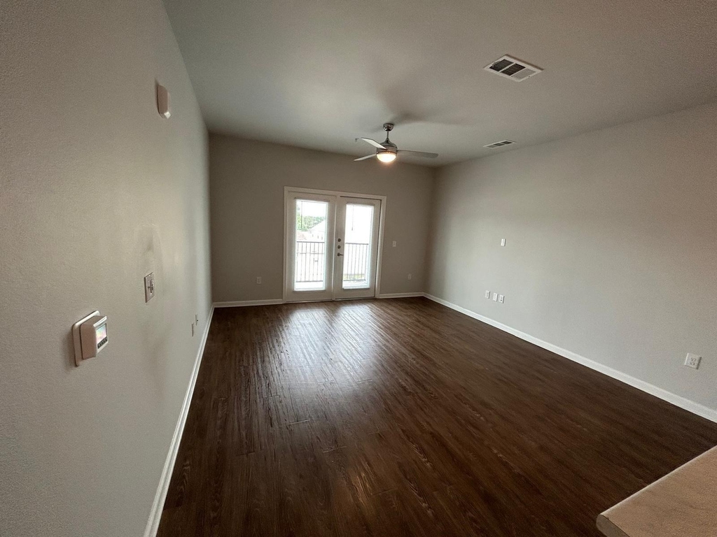 2136 W 34th St - Photo 6