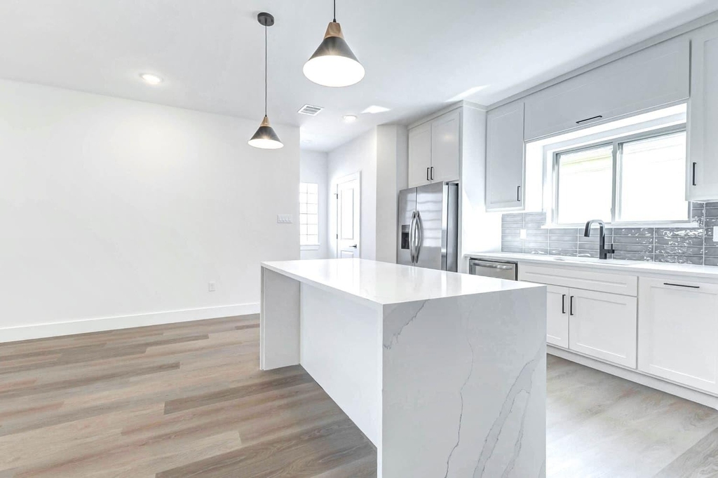 5634 Dolores Street - Photo 12