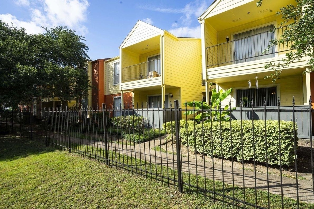2801 N Broadmead - Photo 11