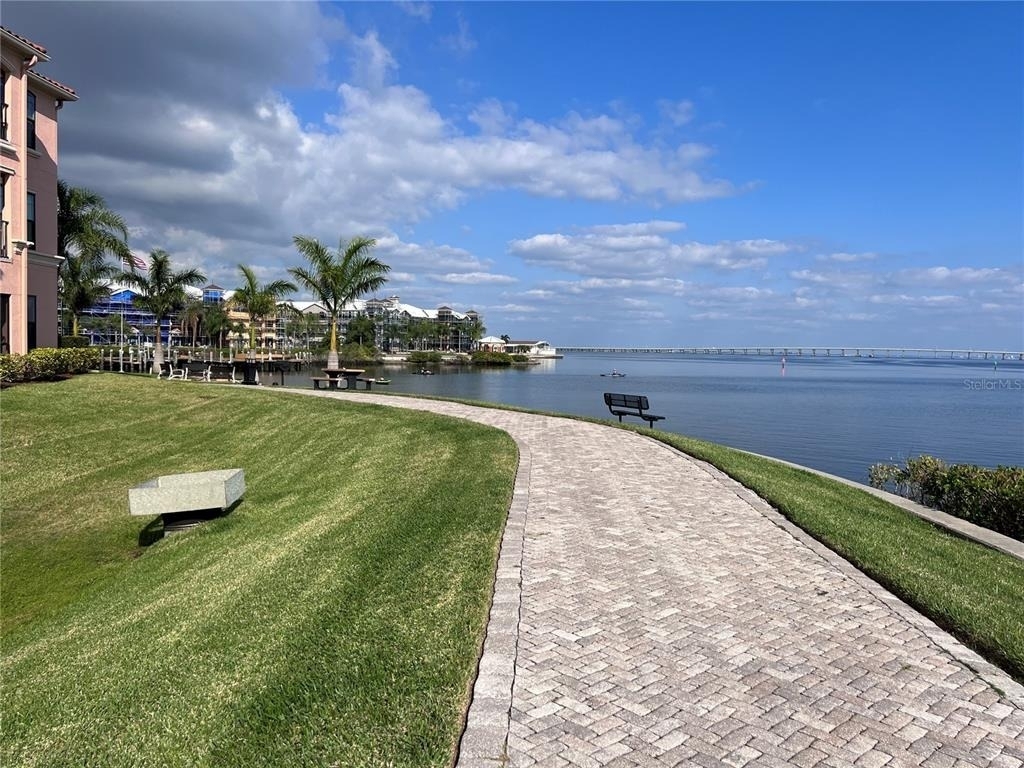 2755 Via Capri Drive - Photo 4