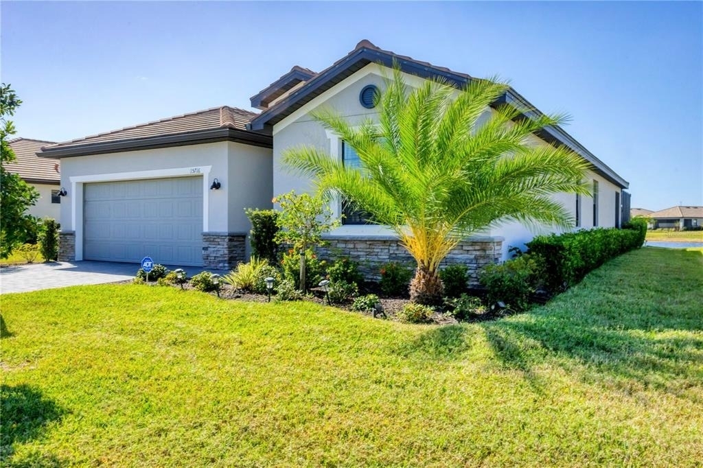 15716 Barefoot Beach Drive - Photo 2