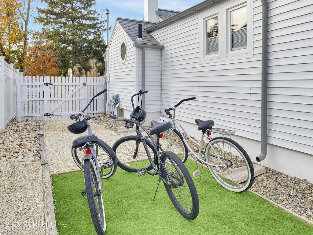 110 Curtis Place - Photo 18