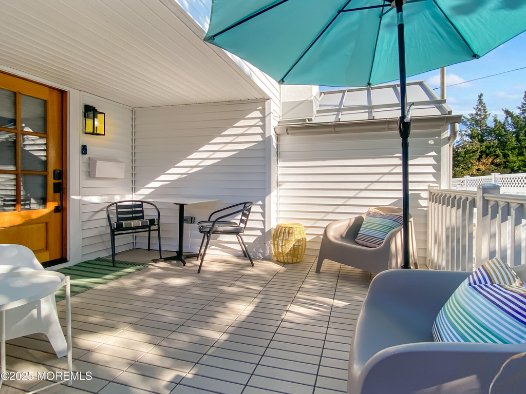 110 Curtis Place - Photo 2