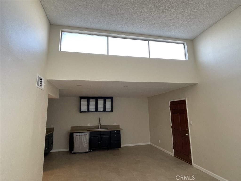 5700 Etiwanda Avenue - Photo 10
