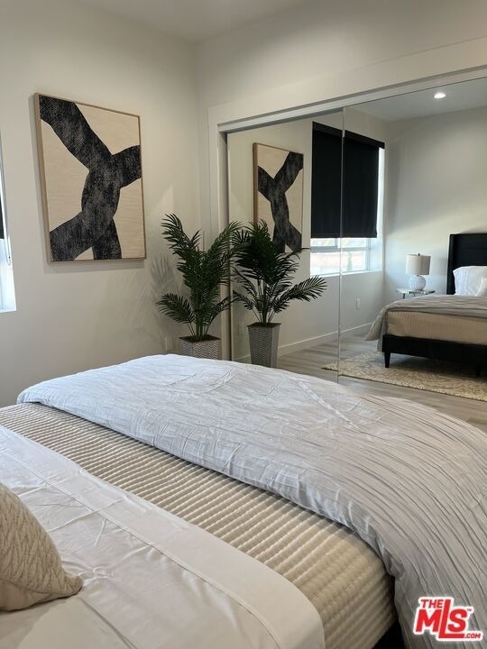 124 S Croft Avenue - Photo 2