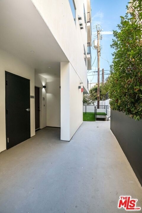 124 S Croft Avenue - Photo 24