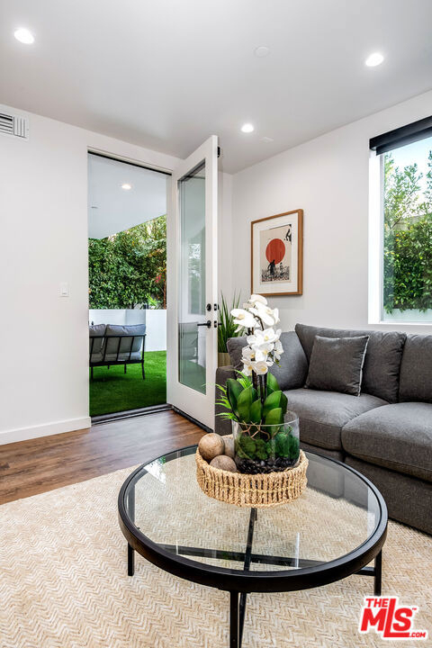 124 S Croft Avenue - Photo 37