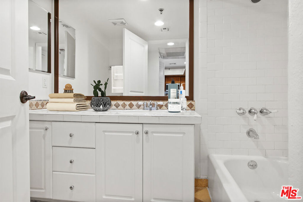 1430 N Harper Avenue - Photo 6