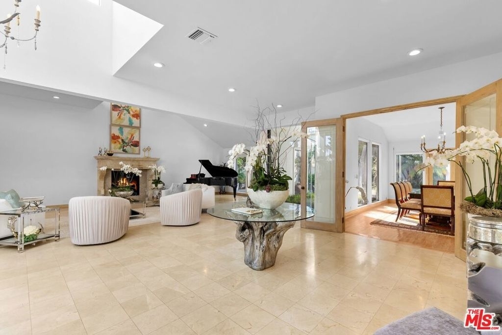 605 N Hillcrest Road - Photo 3