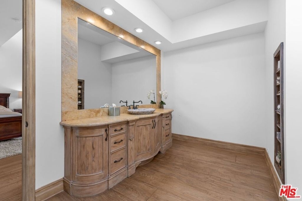 605 N Hillcrest Road - Photo 17