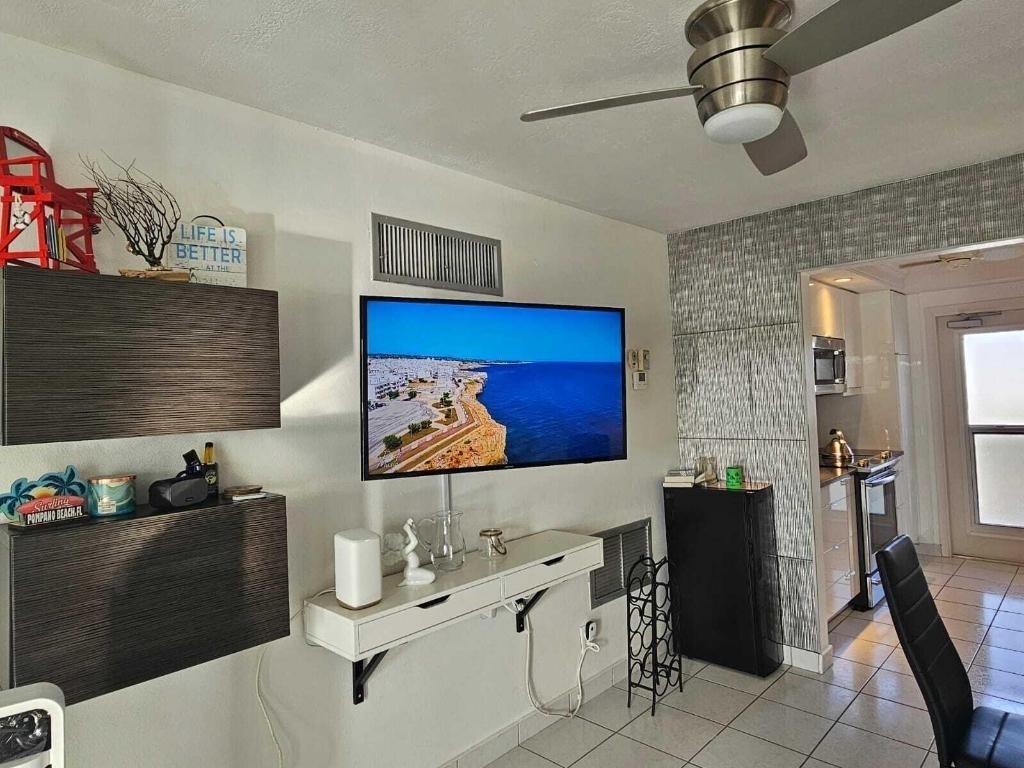 505 N Riverside Drive - Photo 3