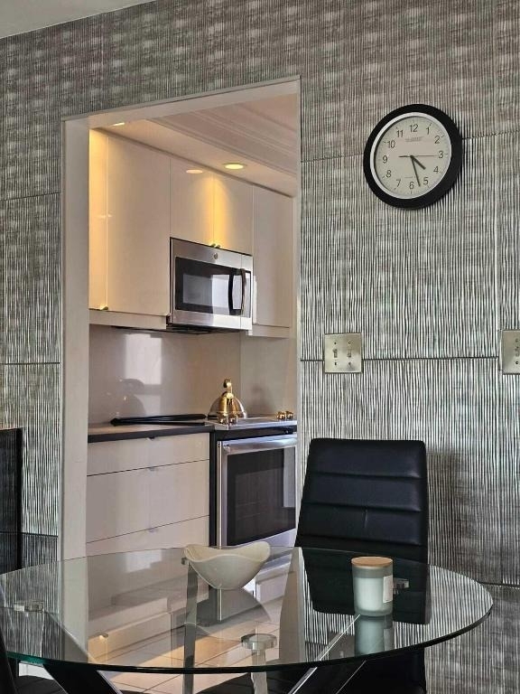 505 N Riverside Drive - Photo 5