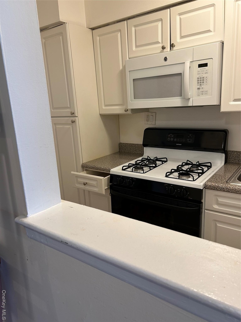 7 Charles Lane - Photo 2