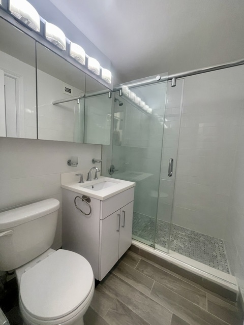 20 Beekman Place, 7B - Photo 16