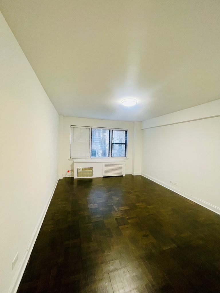 Beekman Place - Photo 1