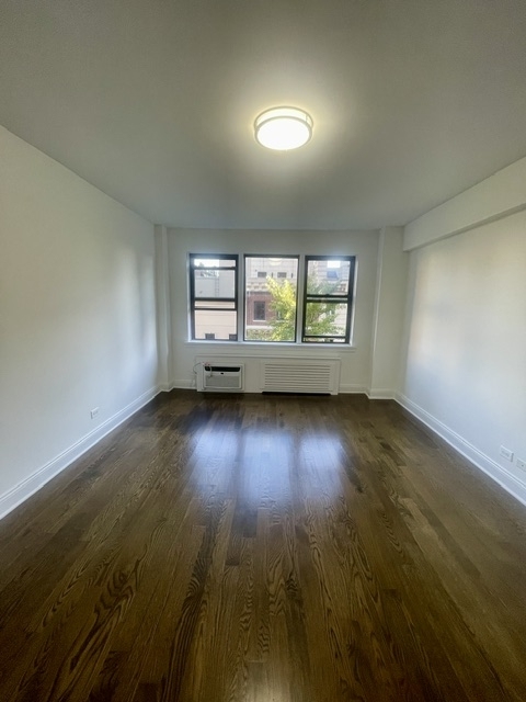 20 Beekman Place, 7B - Photo 11