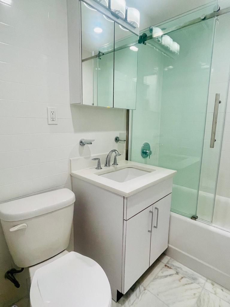 Beekman Place - Photo 14