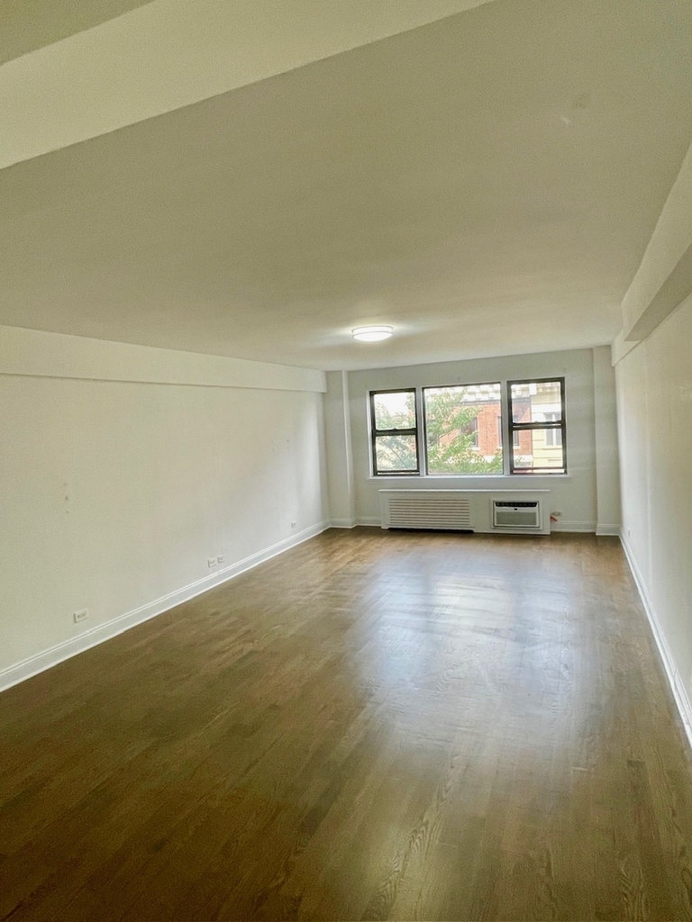 20 Beekman Place, 7B - Photo 0