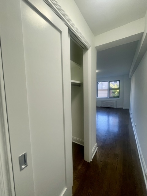 20 Beekman Place, 7B - Photo 10