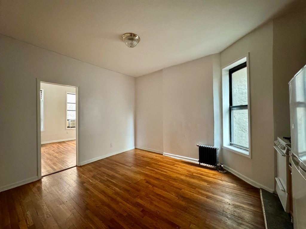 2915 Frederick Douglass Boulevard - Photo 4