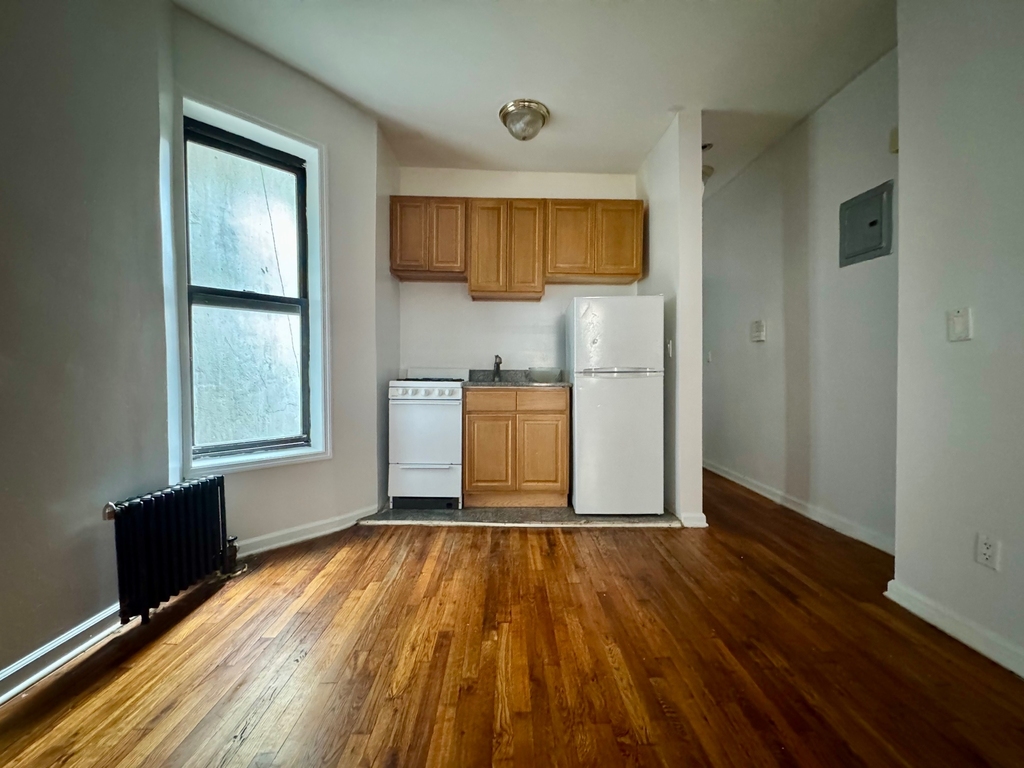 2915 Frederick Douglass Boulevard - Photo 6