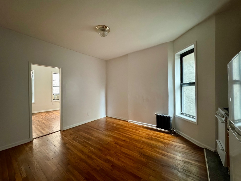 2915 Frederick Douglass Boulevard - Photo 3