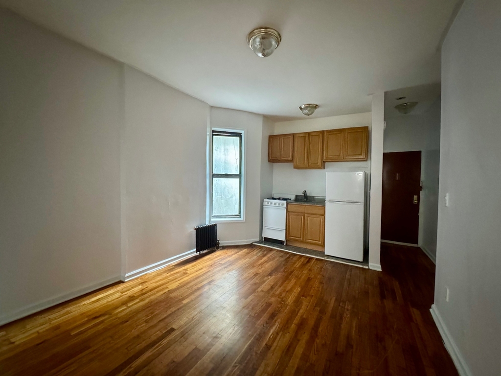 2915 Frederick Douglass Boulevard - Photo 1